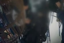 술집서 다른 손님 패딩 훔친 커플…"만취 아니었다"