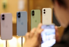 아이폰17 잘나가…"애플, 출하량 삼성 넘어 14년만에 1위"