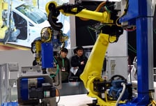 제조현장 디지털·인공지능 전환…경쟁력·생산성 '두 마리 토끼 잡아라'