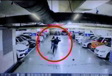 망치 들고 달려들었다...CCTV 찍힌 '재력가' 납치 살해 시도