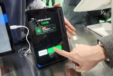 "7000원 커피가 1000원" 온라인처럼 최저가 '척척'...계산대가 바뀐다