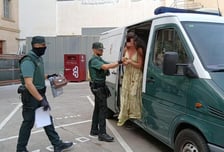 "나한테 관심 있다고 생각"…혼탕서 10대 남성 '그곳' 만진 30대 여성