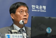 한은 "내년 성장률 1.8% 전망…반도체 수출 호조·내수 회복"