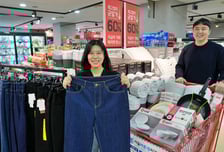 청바지가 3900원 계란 한판보다 싸다고?..마트·편의점 초저가 전쟁