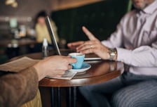 면접 온 여성 240명에 '이뇨제' 먹이고 실수 기록한 악질 공무원