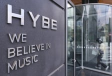 하이브 6개 레이블, 홍콩 화재 참사에 5억 기부…"일상 되찾길"
