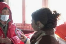 "큰딸은 절연, 둘째는 장애" 돈으로 새 딸 구한다는 중국 여성, 왜?