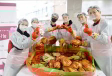 LG전자 임직원, 김장 나눔 봉사활동…취약계층 겨울나기 돕는다