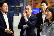 양종희 KB 회장 "우리 개발자들도 AI와 함께 미래 준비해야"