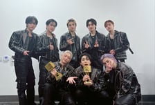 스트레이 키즈, '2025 마마 어워즈' 대상 수상! '앨범 오브 더 이어' '팬스 초이스' 2관왕