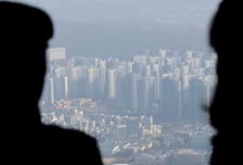 미세먼지 40·50 남자에게 더 안 좋다...'보통' 때도 전립선암 위험↑