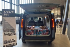 기아, 日 PBV 시장 공략…'한일 드림 플레이어즈 게임'서 PV5 홍보