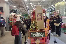 '크리스마스 마켓' 된 '올리브영N 성수', 인기상품 총출동[리얼로그M]