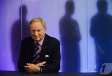 '스스로 죽을 권리' 주장한 인권 변호사…조력자살로 사망, 만 92세