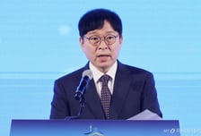 KIEP가 제시한 내년 세계경제 키워드…'완충된 둔화, 비대칭의 시대'