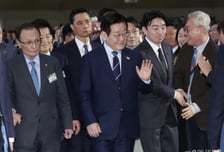 [속보]이재명 대통령 "평화는 경제, 밥, 민생, 실용"