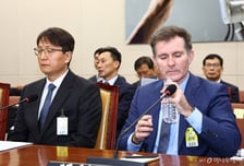 여야 '정보 유출' 쿠팡 질타…"한국서 '패스키' 안해" "대관에만 의존"