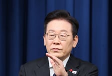 [속보]이재명 대통령 "내란 특검 끝나도 이 상태로 덮고 가긴 어려워...특별수사본부 꾸려 수사해야"