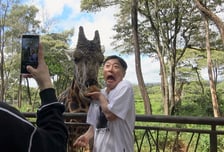 ‘케냐 간 세끼’로 넷플릭스 입주한 나영석, 그 익숙함의 전략 [예능 뜯어보기]