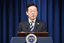 [속보]이재명 대통령, 캄보디아 스캠 관련 "대한민국 국민에 가해하면 그 이상 잃는다는 것 보여주려 해"