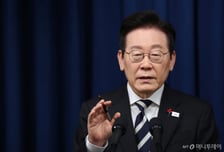 이재명 대통령, 계엄 1주기 맞아 "봉합은 통합 아냐…조금만 더 도와달라"