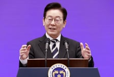 [속보]이재명 대통령 "핵추진 잠수함, 트럼프에 우리 기술로 만들겠다 요구...국내 건조가 효율적이라 생각"