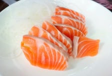 육회 보다 비싼 '연어'…발길 끊긴 무한리필 식당 "가게 내놓은 지 1년"