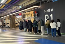 영하 7도인데 100m 대기줄..아파트 단지에 문을 연 '동네 스타필드'[리얼로그M]