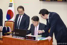 쿠팡 "결제정보 유출 없다"…윤한홍 "유출 땐 3370만 신용카드 분실한 셈"