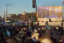 국회 앞 "내란세력 청산" 구호…'우리가 이재명' 굿즈도 등장