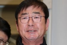 한 살 아기 데리고 제자와 호텔 드나든 교사…류중일 감독 "며느리 처벌을"