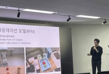 "로봇도 대·소뇌 나눠야"...한국형 피지컬AI 방향 제시한 스타트업