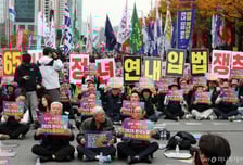 與 "정년연장, 시대적 응답…국민의힘 '조급한 추진' 비판은 무책임"