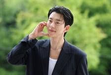 "호흡 힘겹게 하길래"...배우 윤현민, 사우나서 시민 살렸다