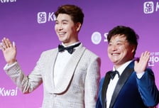 윤정수, '결혼식 불참' 박수홍과 불화설?…"축의금 두둑이 보내"