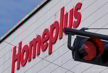 홈플러스서 '불닭' 못 산다...현금난에 '흔들', 삼양·아모레 납품 중단