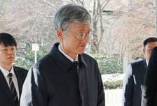 조희대 대법원장 "내란전담재판부, 법원장들과 논의해보겠다"