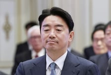 강훈식 "많은 나라 K-방산과 협력 희망···업계와 직접 소통할 것"