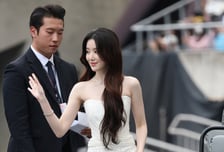 슈화, 순백의 풋워크 [★포토]