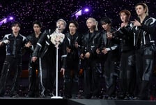 [포토] 스트레이 키즈 'Wow 또 받았어요'