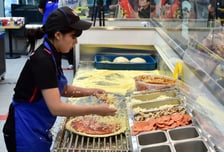 피자 3판을 1분34초 만에…도미노, 피자메이커 선발대회 성료