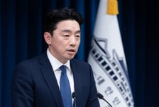 수능 '불영어' 논란에 강훈식 비서실장 "난이도 조절 실패, 대책 만들라"