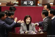 가맹사업자 단체협상법에 野 필리버스터…우원식 의장 "무관한 발언" 제지