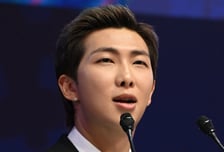 RM, '수면제 처방·팀 해체 고민' 언급…"피로하게 해드려 죄송"
