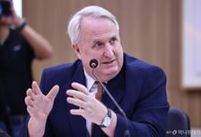 [속보]국민의힘 인요한 "국회의원직 떠나 본업으로 돌아가길 희망"