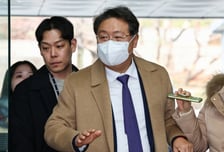'쌍방울 증언회유 의혹' 안부수 등 구속심사…"절대 술 안 가져가"
