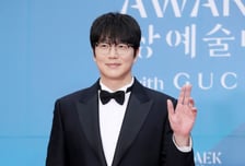 성시경 측 '미등록 기획사 운영' 재차 사과…"등록증 정식 수령"