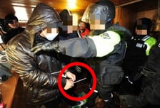 '불법조업' 中선장에 살해당한 아빠 해경…17㎝ 칼날 모두 들어가 [뉴스속오늘]