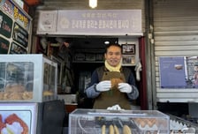 '붕어빵 아저씨' 벌써 14년째 기부…매일 1만원씩 365만원 모았다