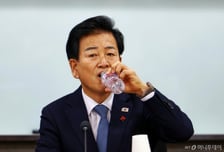 정동영 통일장관, 통일교 금품수수 의혹에…"내일 입장문 발표할 것"